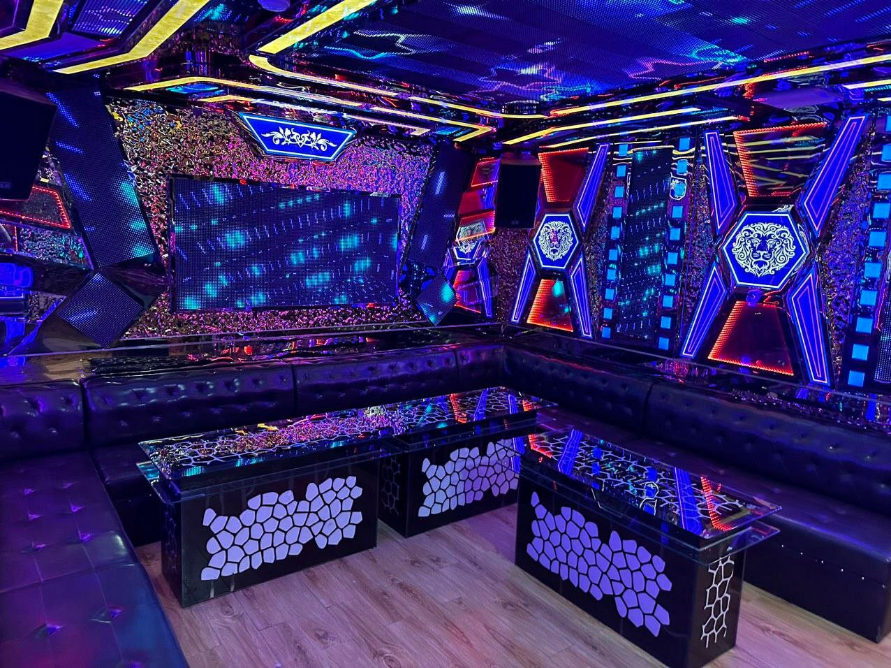 다낭 벤츠 가라오케 대형 럭셔리 룸, 다낭 벤츠 KTV 스마트 LED 조명